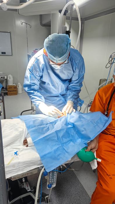 Dr. Shivaji Kolli, orthopaedic surgeon, in the operating theatre in Bengaluru (photo 21)