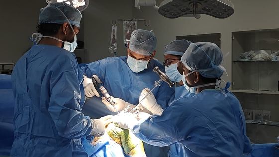 Dr. Shivaji Kolli, orthopaedic surgeon, in the operating theatre in Bengaluru (photo 25)