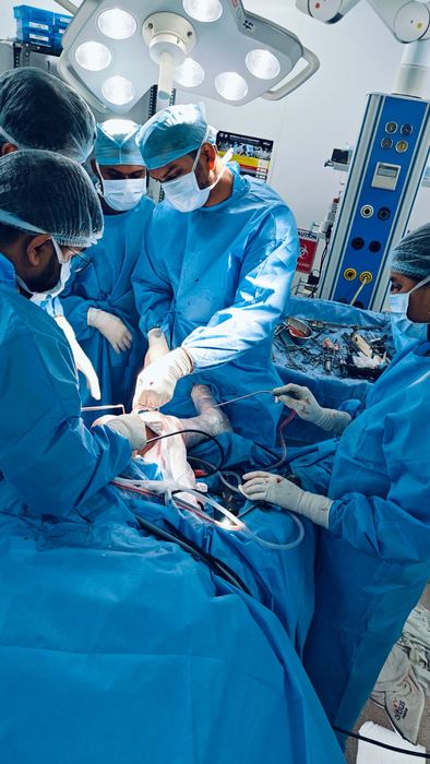 Dr. Shivaji Kolli, orthopaedic surgeon, in the operating theatre in Bengaluru (photo 39)