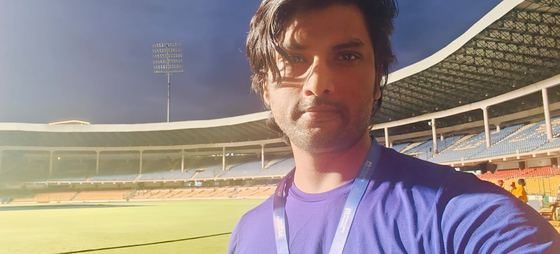 Dr. Shivaji Kolli providing sports medicine care to cricketers (photo 56)