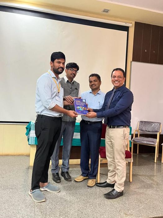 Dr. Shivaji Kolli at an orthopaedic academic event (photo 16)